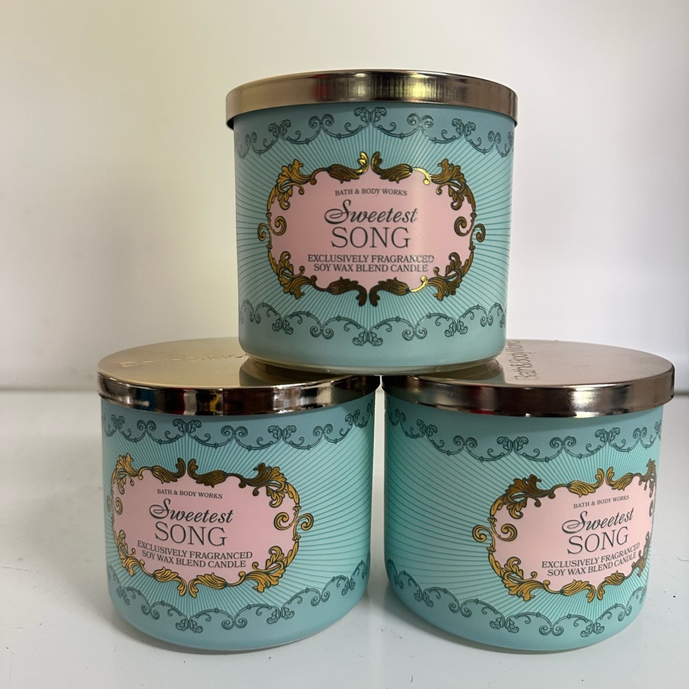 Bath & Body Works Blue Candle Collection